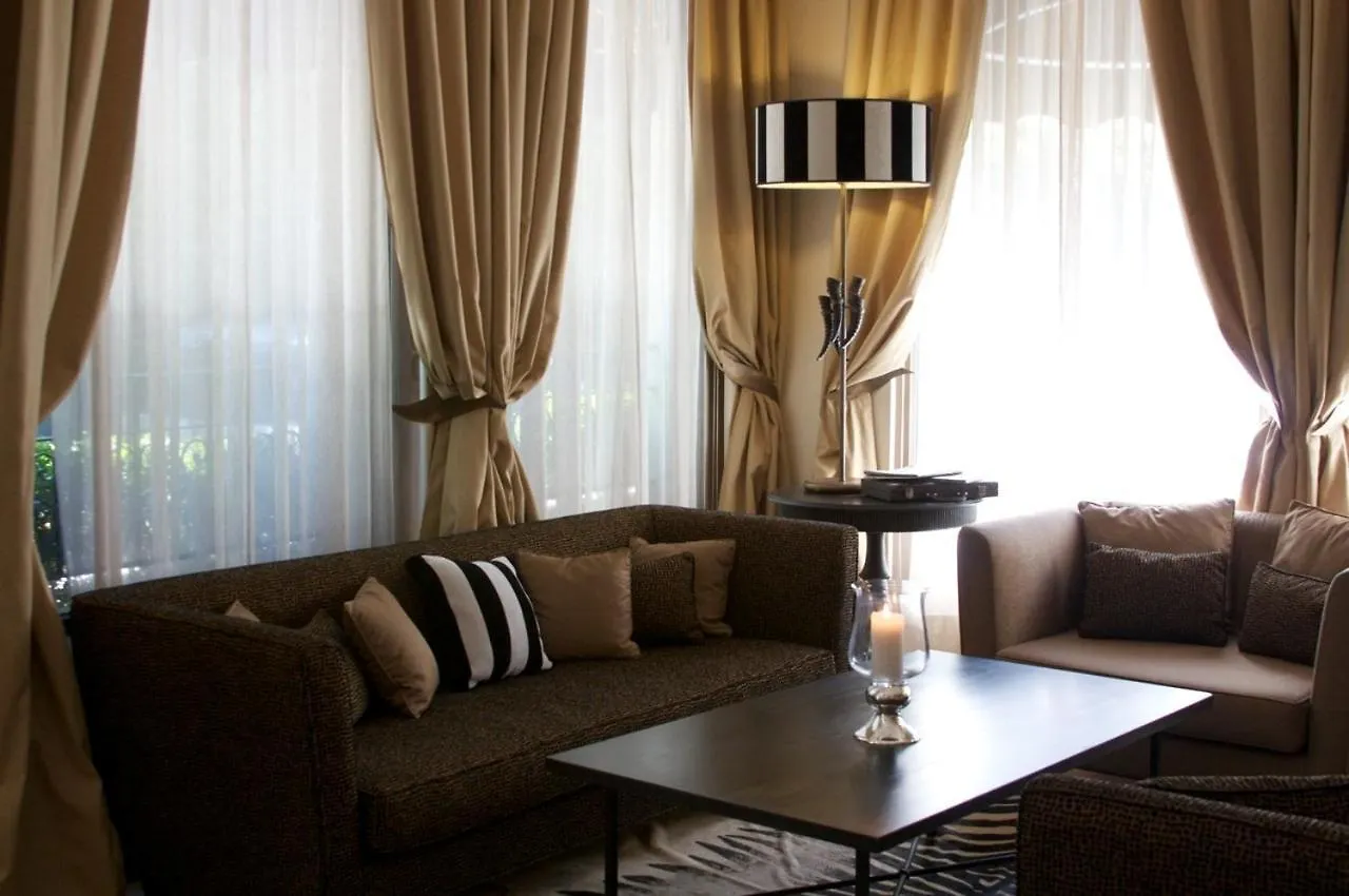 Hotel De Monaco Cap-d'Ail 3*,